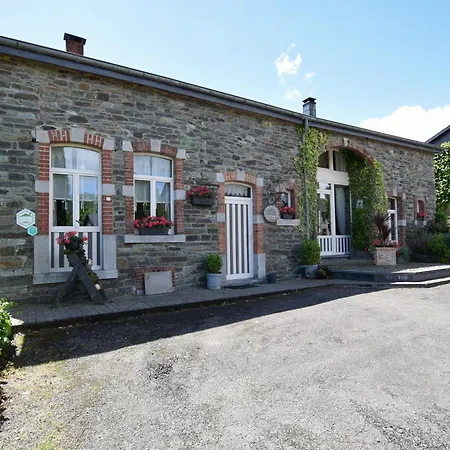 Old Carefully Restored In A Peaceful , Cleaning Included Holiday home *