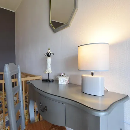 Old Carefully Restored In A Peaceful , Cleaning Included Holiday home Jehonville